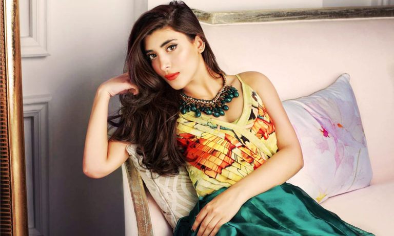 Urwa Hocane’s Ao Lay Kar Chaloun Video Song Is Hilarious, Literally