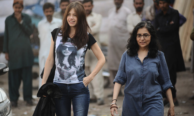 Kakli-Kochen's-in-karachi-for-her-upcoming-movie-Azmaish