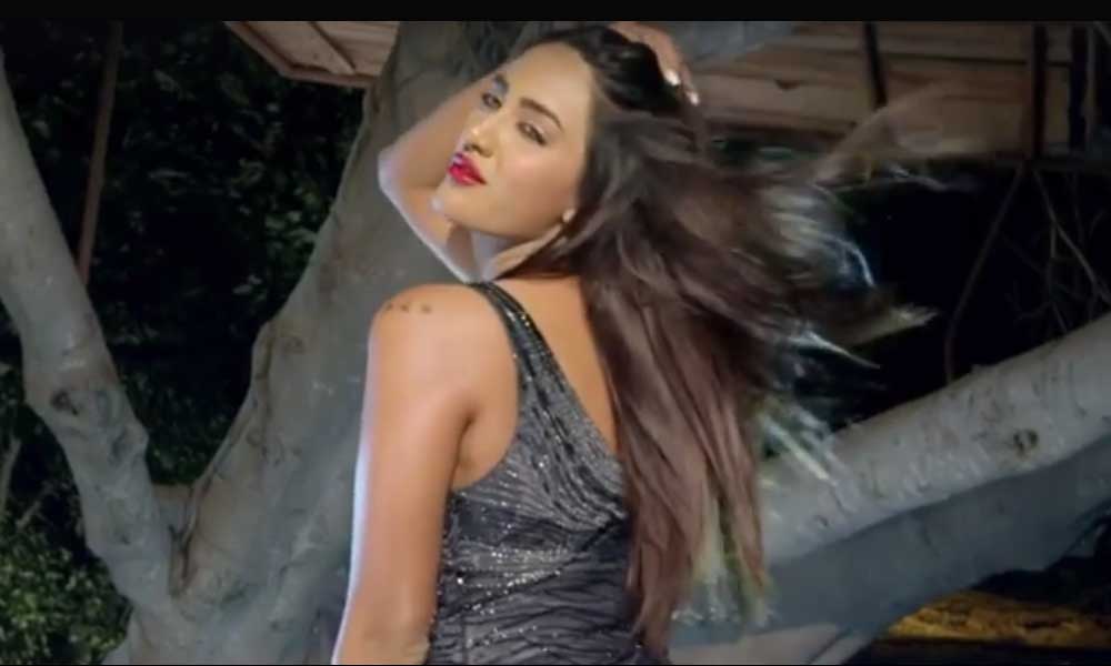 Mathira-hot-pictures