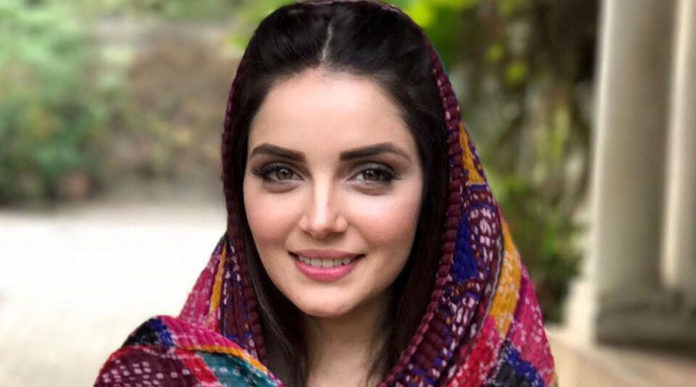 Armeena Khan Advised Pakistani People To Watch Drama “Alif”