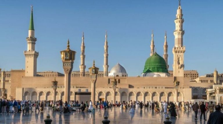 Saudi Govt reopens Masjid-e-Nabvi for public