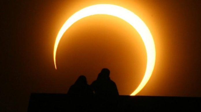 Solar Eclipse (Ring of Fire) in Pakistan - Images from Karachi, Lahore, Islamabad