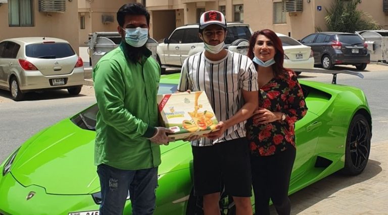Dubai: Pakistani Supermarket delivers Mangoes in Lamborghini