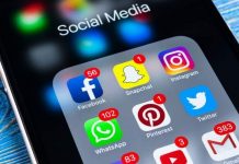 Facebook to allow whatsapp and messenger cross chats Facebook to allow whatsapp and messenger cross chats