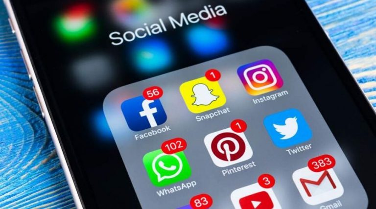 Facebook to allow whatsapp and messenger cross chats