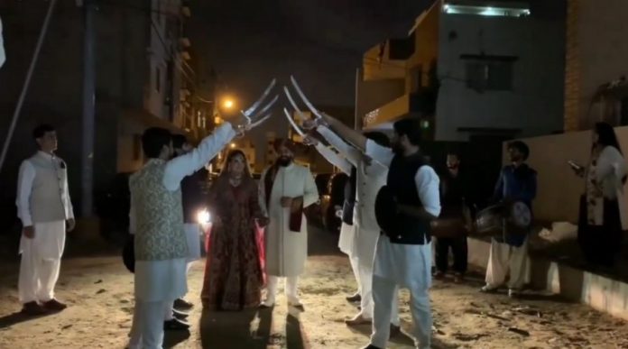 Pakistani Couple enters in traditional Kayi Tribe Style inspired by Ertugrul Ghazi