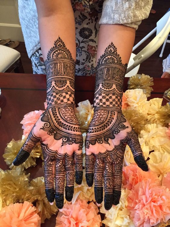 Intricate Mehandi Design 