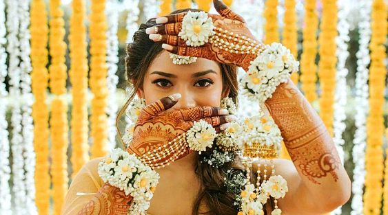 5 Best Pakistani Online Pages To Buy Floral Jewellery For Brides