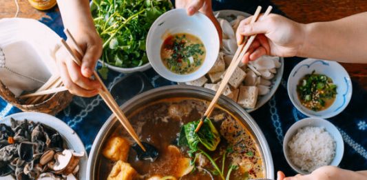5 Places To Find The Best Hotpot In Karachi